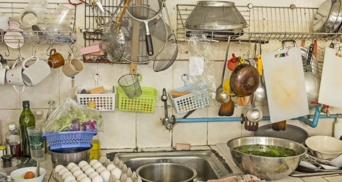 Wrong way to store flatware