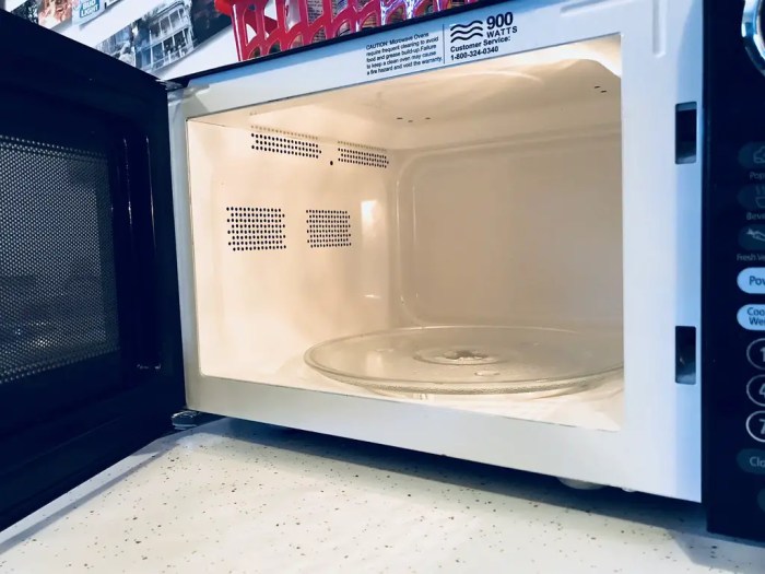 How to get burnt smell out of a microwave