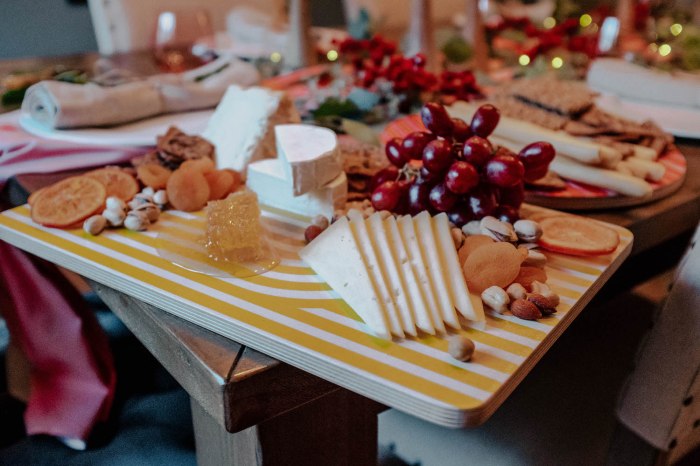 Tricks to make holiday hosting easy