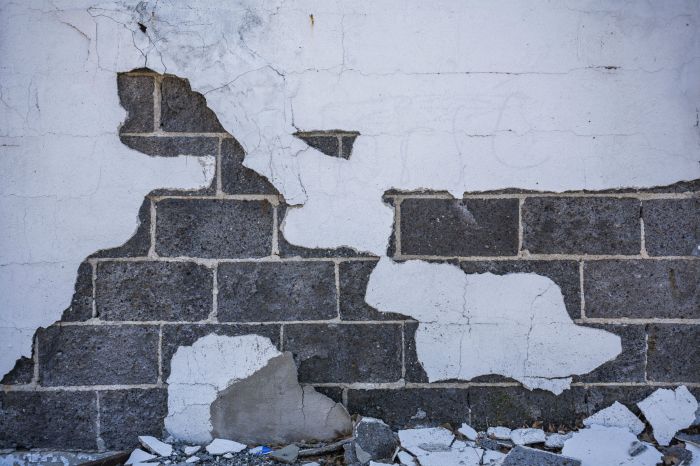 How to build a cinder block wall