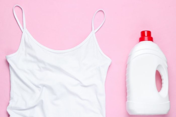 How to whiten yellowed clothes