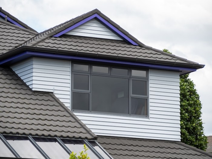 Hip roof vs gable roof