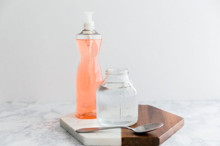 How to remove tomato sauce stains